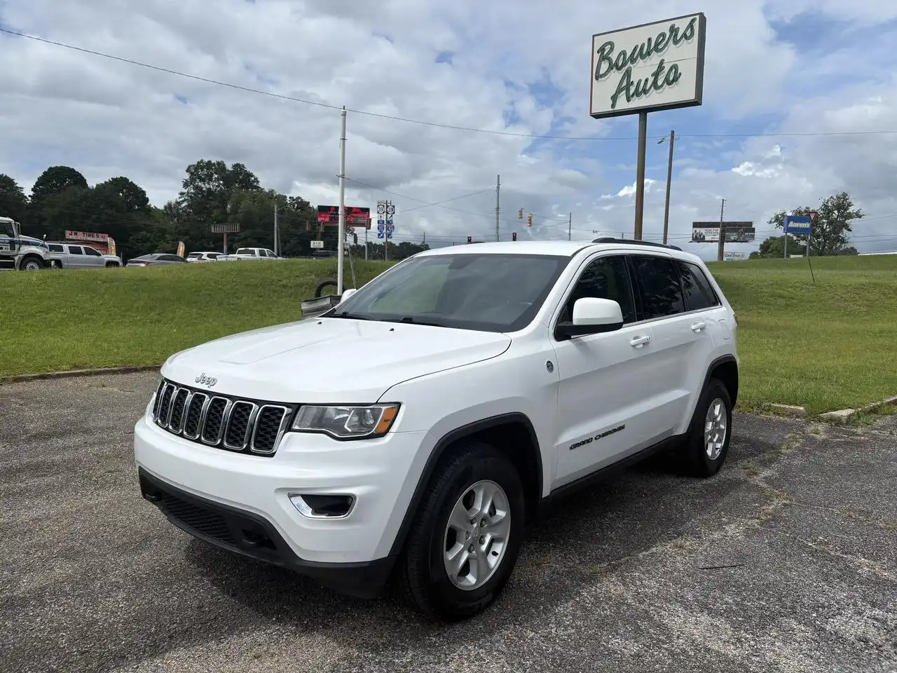 2017 Jeep Grand Cherokee Laredo E 4WD's photo