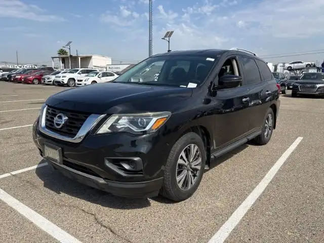 2017 Nissan Pathfinder S FWD's photo