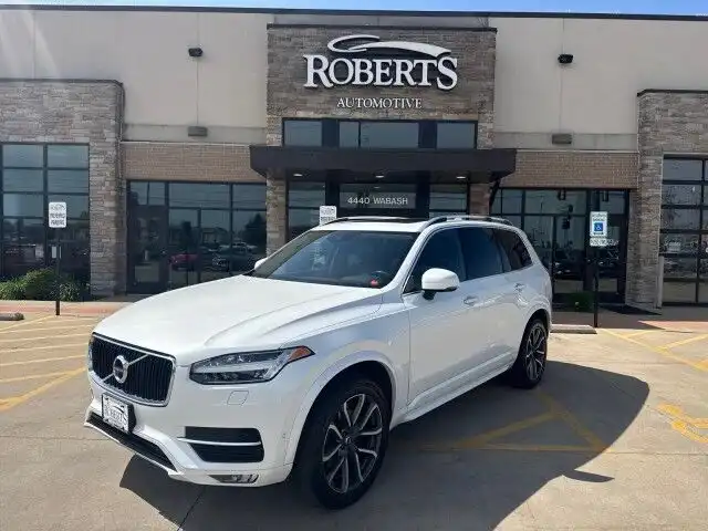 2017 Volvo XC90 T6 AWD Momentum's photo