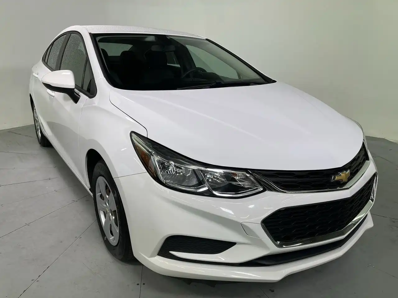 2018 Chevrolet Cruze LS Auto's photo