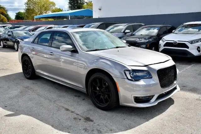 2018 Chrysler 300 S's photo