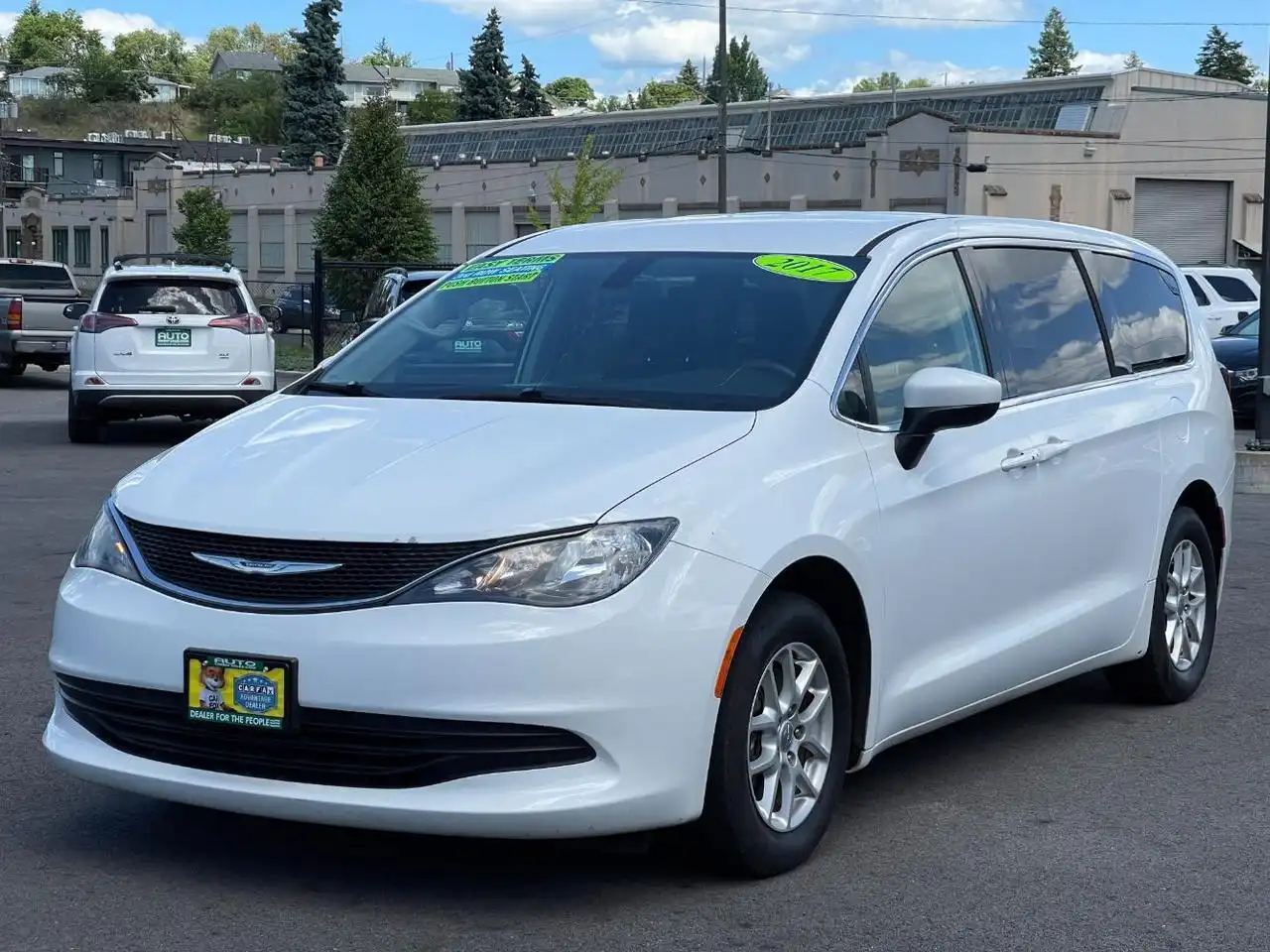 2018 Chrysler Pacifica LX's photo