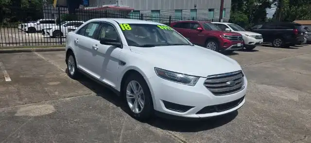 2018 Ford Taurus SE FWD's photo