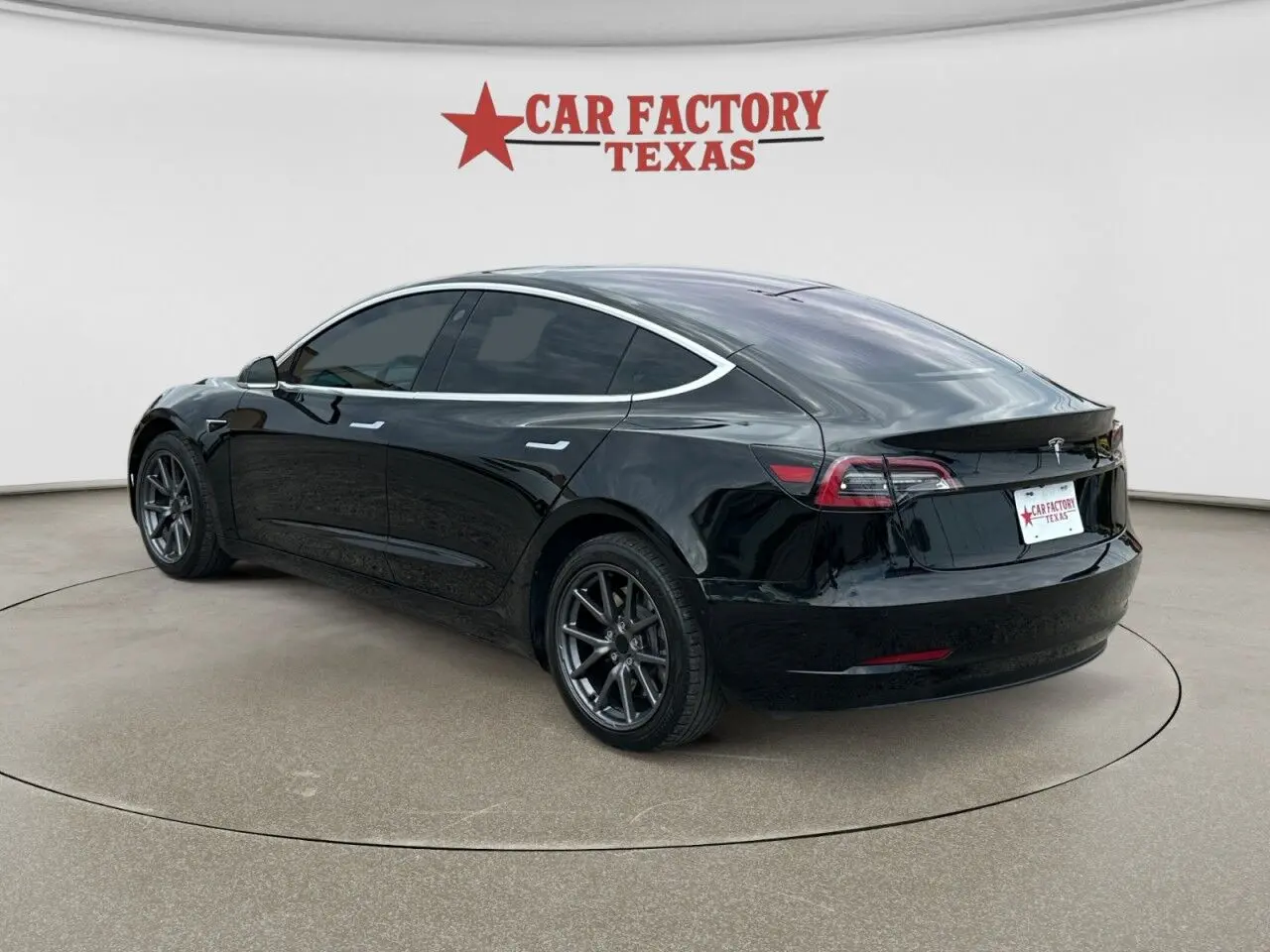 2018 Tesla Model 3 Long Range photo 3