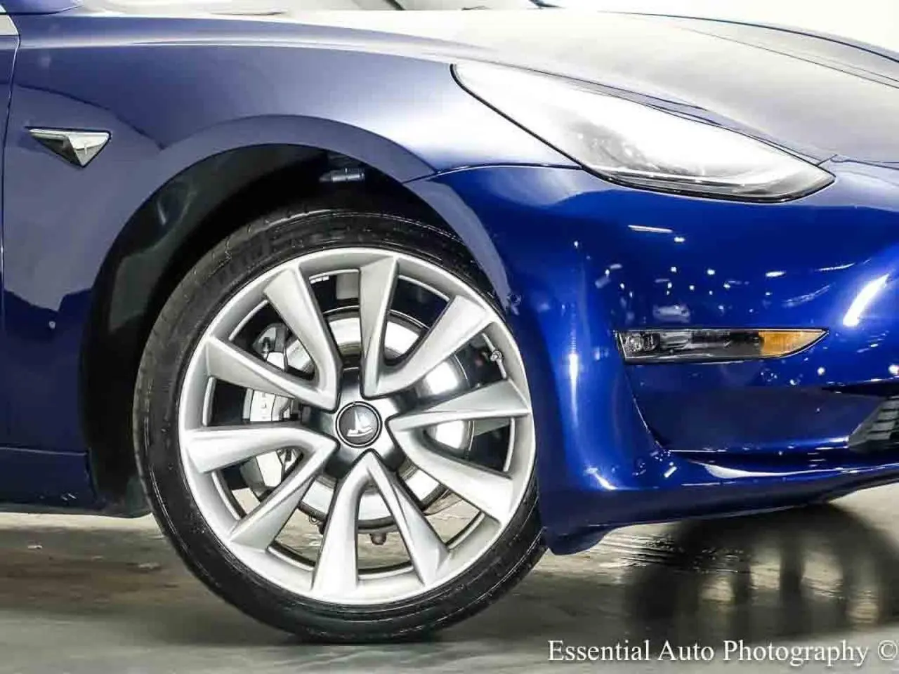 2018 Tesla Model 3 Long Range photo 3