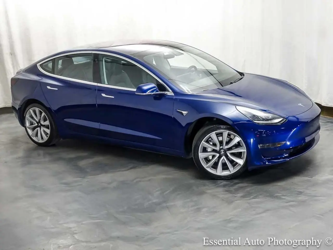 2018 Tesla Model 3 Long Range photo 5