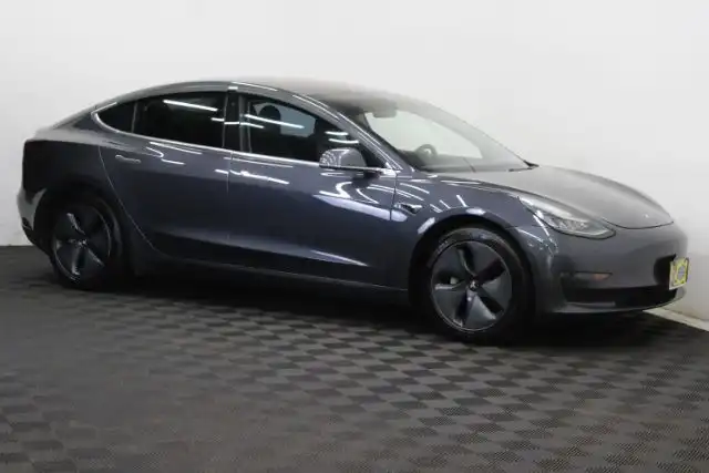 2018 Tesla Model 3 Long Range Dual Motor All-Wheel Drive's photo