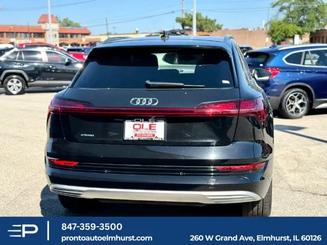 2019 Audi e-tron Premium Plus photo 4