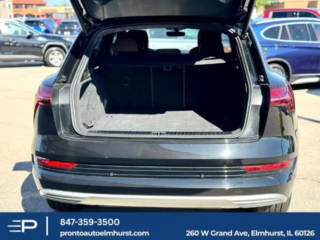 2019 Audi e-tron Premium Plus photo 5