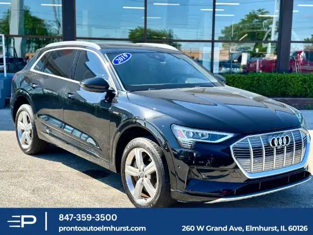2019 Audi e-tron Premium Plus's photo