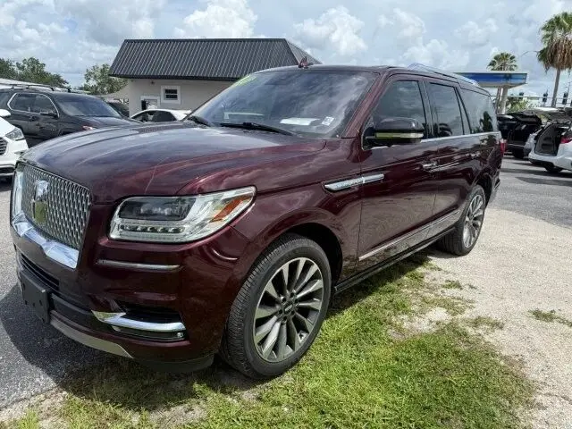 2019 Lincoln Navigator Select photo 3
