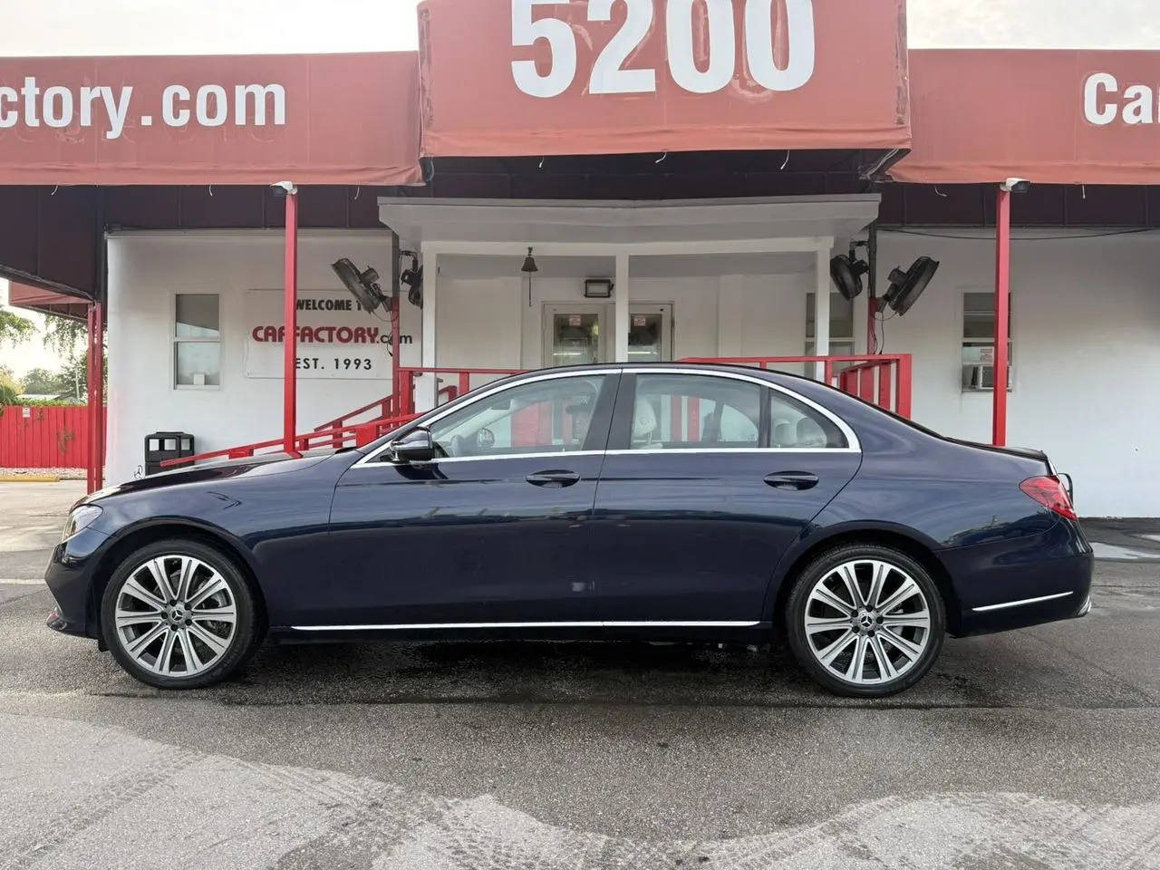 2019 Mercedes-Benz E-Class E300 photo 5