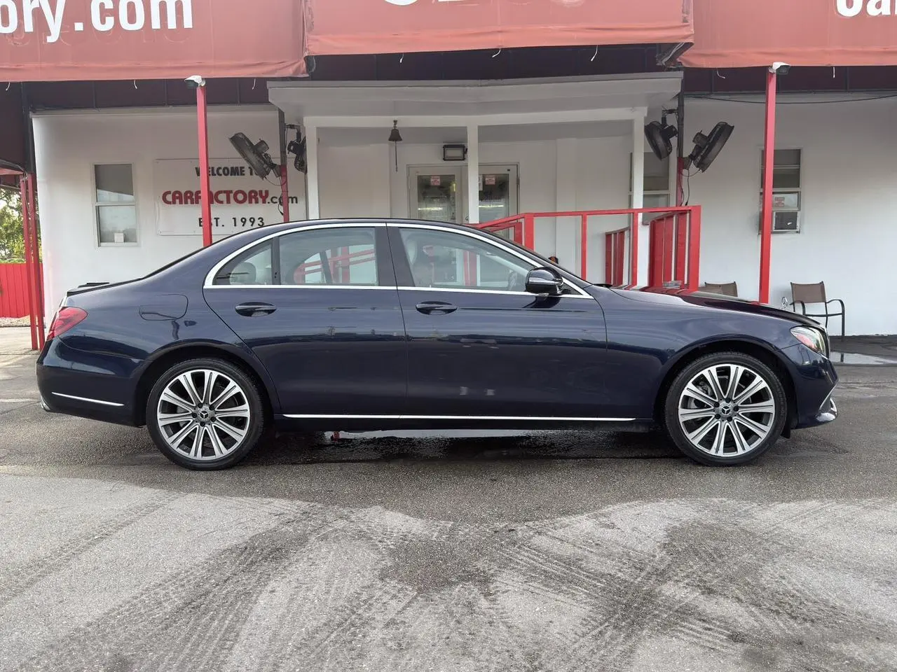 2019 Mercedes-Benz E-Class E300 photo 4