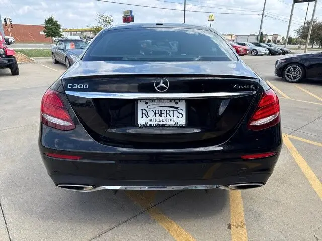 2019 Mercedes-Benz E-Class E300 4MATIC photo 5