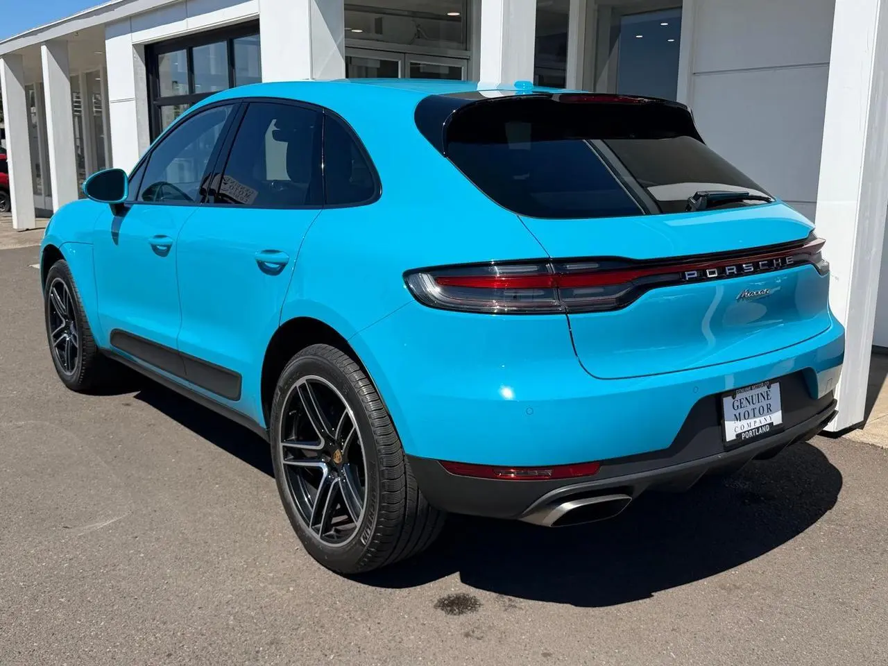2019 Porsche Macan Base photo 3