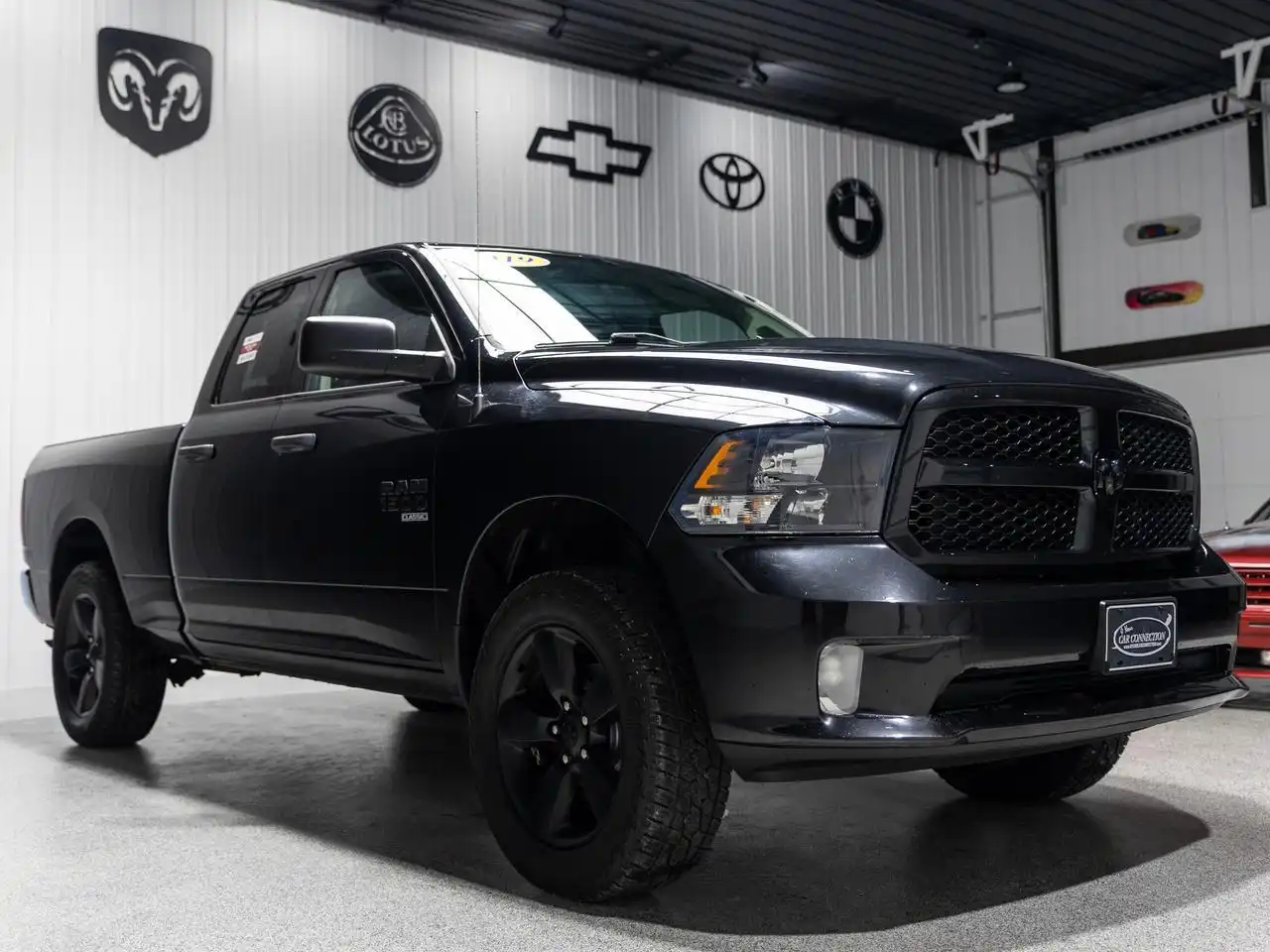 2019 RAM 1500 Classic Express 4x4 Quad Cab 6'4's photo