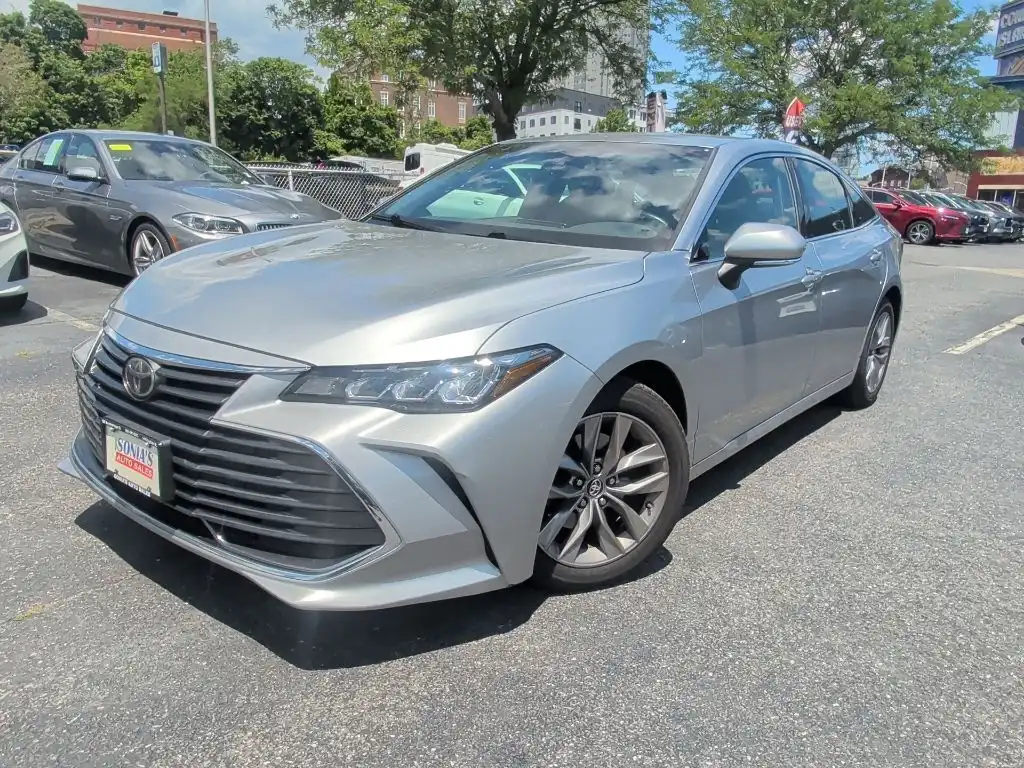 2019 Toyota Avalon XLE's photo
