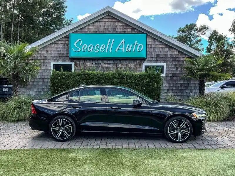 2019 Volvo S60 T6 R-Design AWD's photo