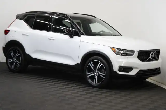 2019 Volvo XC40 T4 R-Design's photo