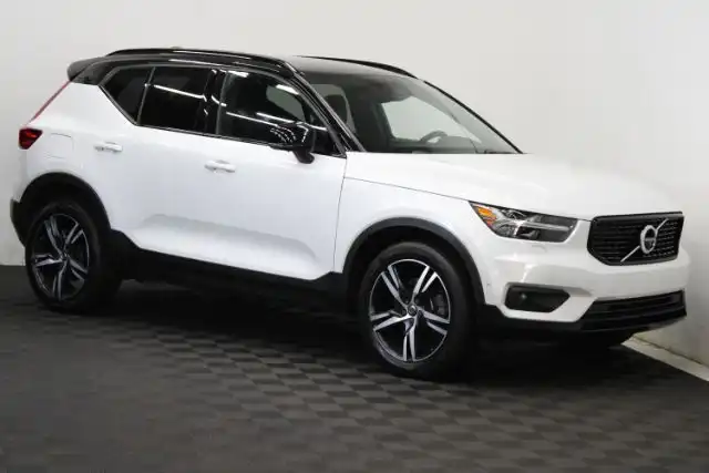 2019 Volvo XC40 T4 R-Design's photo