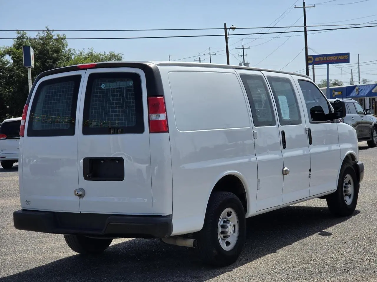 2020 Chevrolet Express 2500 Work Van HD photo 3