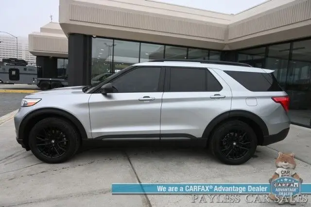 2021 Ford Explorer XLT 4WD photo 3