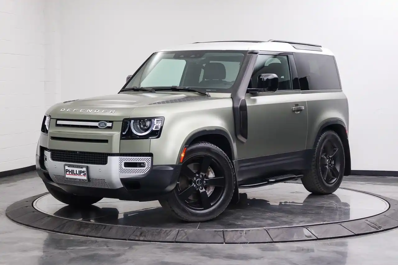 2021 Land Rover Defender First Edition's photo