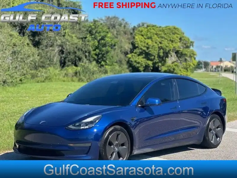 2021 Tesla Model 3 Standard Range Plus's photo
