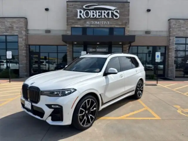 2022 BMW X7 xDrive40i's photo