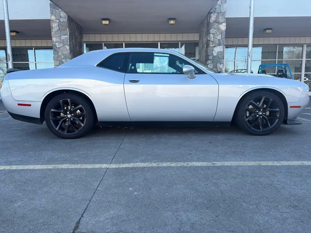2022 Dodge Challenger GT Auto's photo