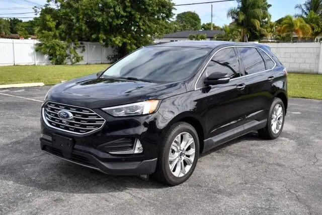 2022 Ford Edge Titanium AWD photo 3