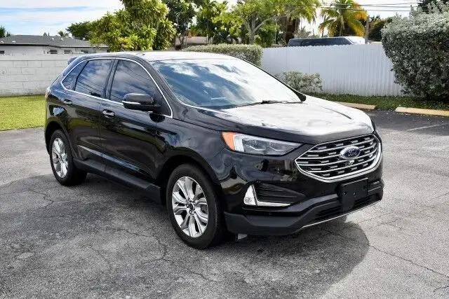 2022 Ford Edge Titanium AWD photo 1
