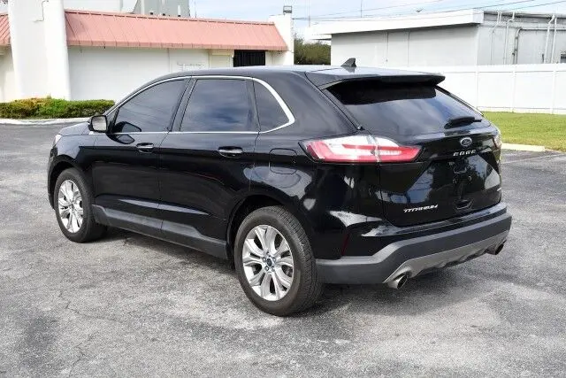 2022 Ford Edge Titanium AWD photo 5