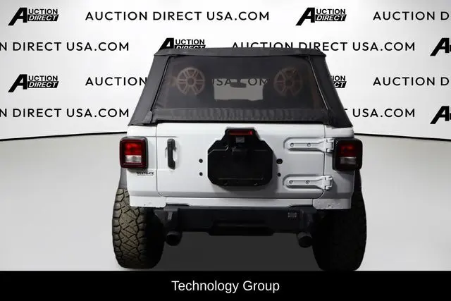 2022 Jeep Wrangler Altitude photo 3