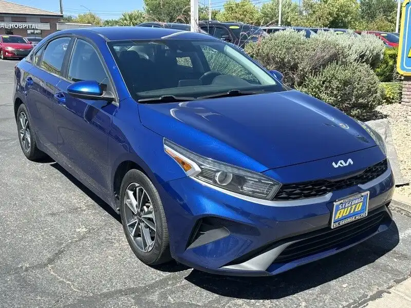 2022 Kia Forte LXS AT's photo