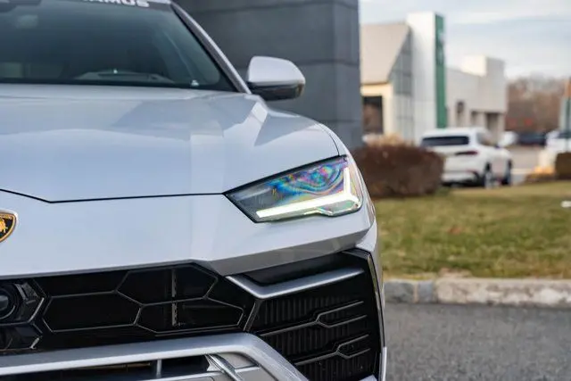 2022 Lamborghini Urus undefined photo 4