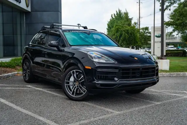 2022 Porsche Cayenne Turbo's photo