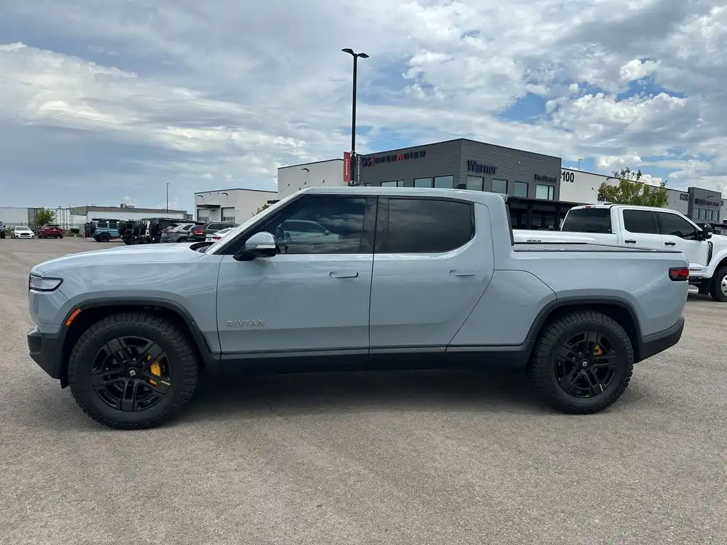 2022 Rivian R1T Adventure's photo