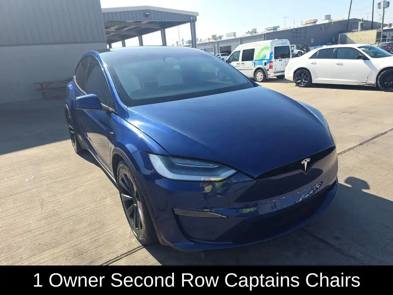 2022 Tesla Model X Long Range's photo
