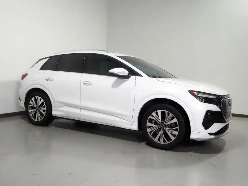 2023 Audi Q4 e-tron 40 Premium Plus's photo