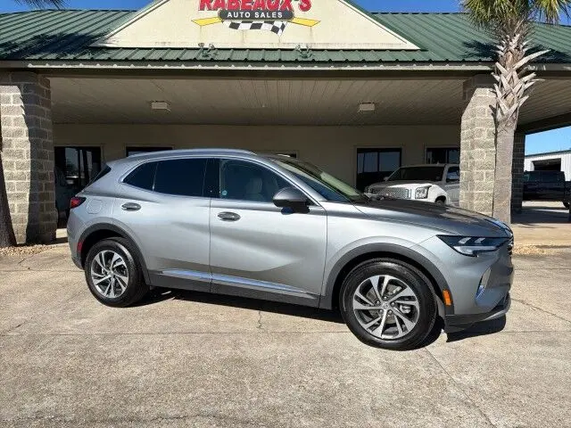2023 Buick Envision Essence AWD photo 3