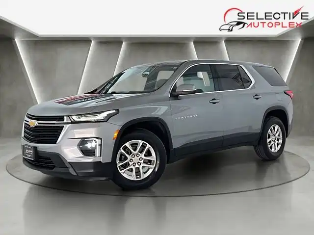 2023 Chevrolet Traverse LS FWD's photo