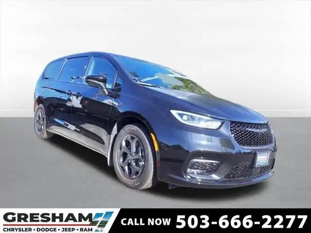 2023 Chrysler Pacifica Hybrid Touring L Hybrid's photo