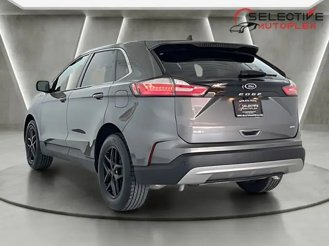 2023 Ford Edge SEL AWD photo 4