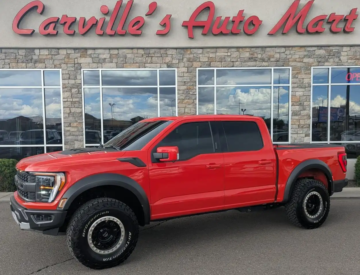 2023 Ford F-150 Raptor 4x4 SuperCrew 5-1/2 Box's photo