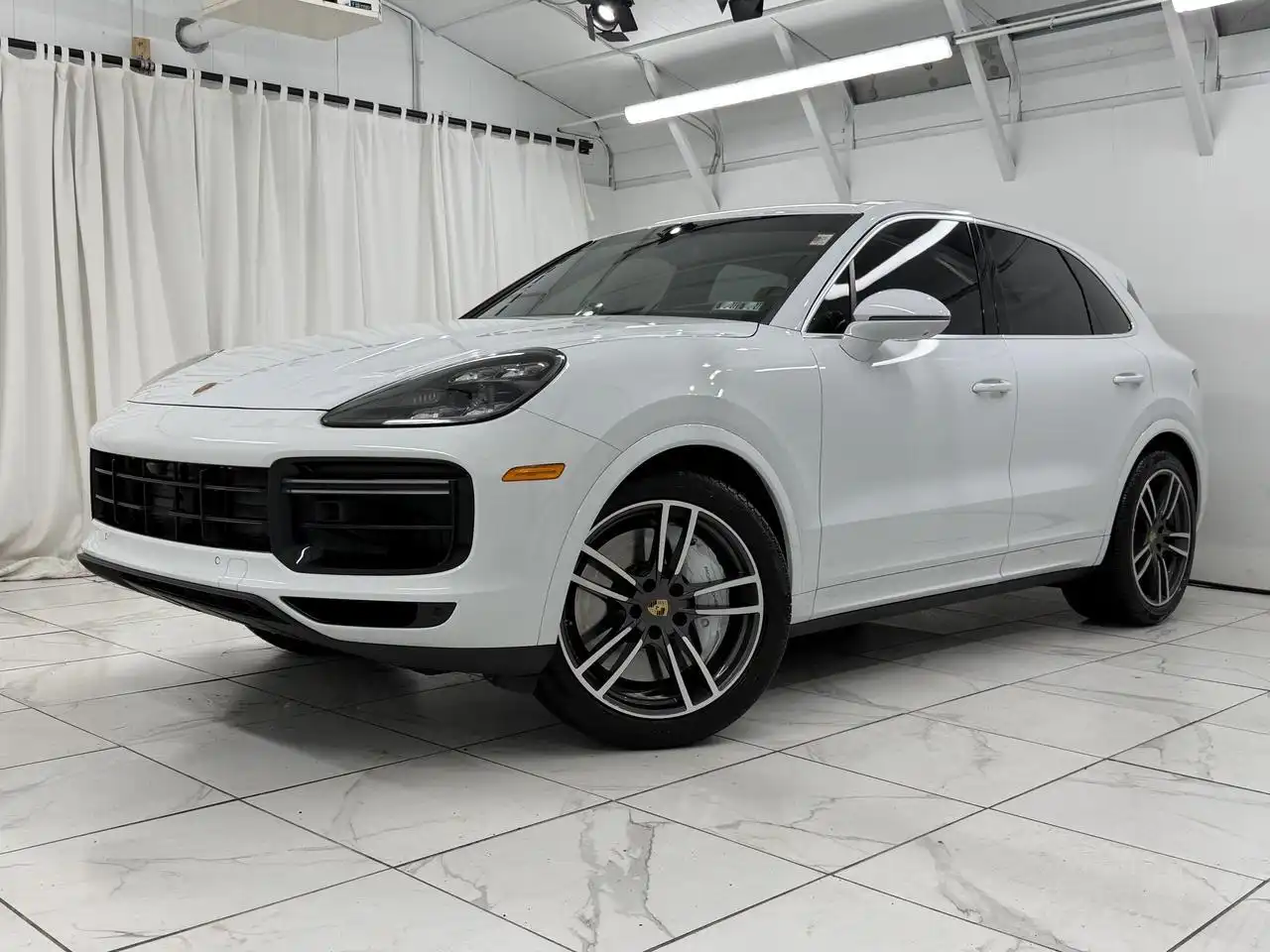 2023 Porsche Cayenne Turbo's photo