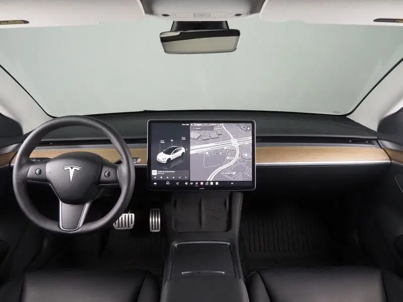 2023 Tesla Model 3 Performance photo 3