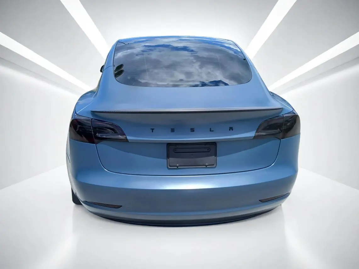 2023 Tesla Model 3 Performance photo 4