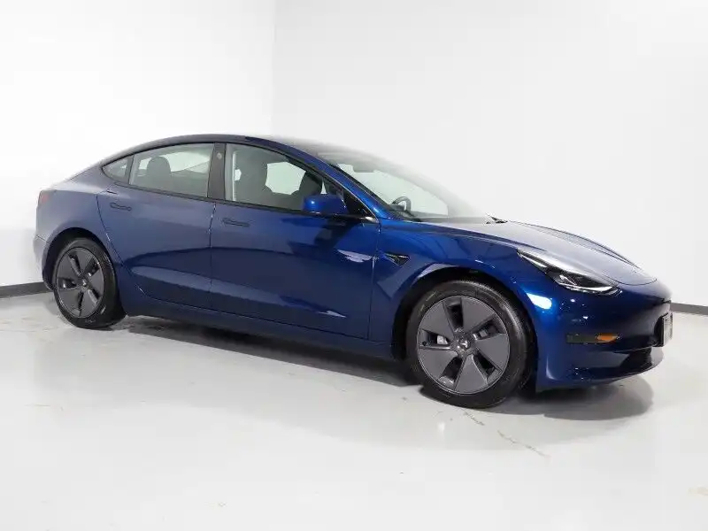 2023 Tesla Model 3 Base's photo