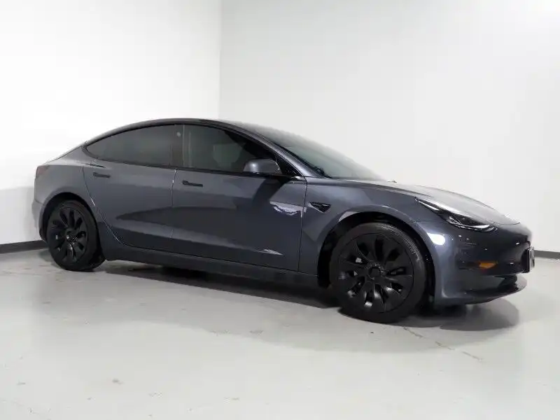 2023 Tesla Model 3 Base's photo